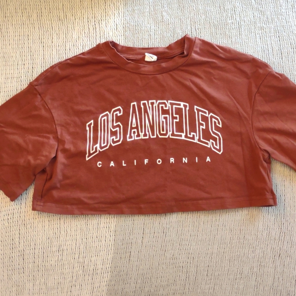 5/$25 Girls Los Angeles Cropped Shirt, Size 8-9